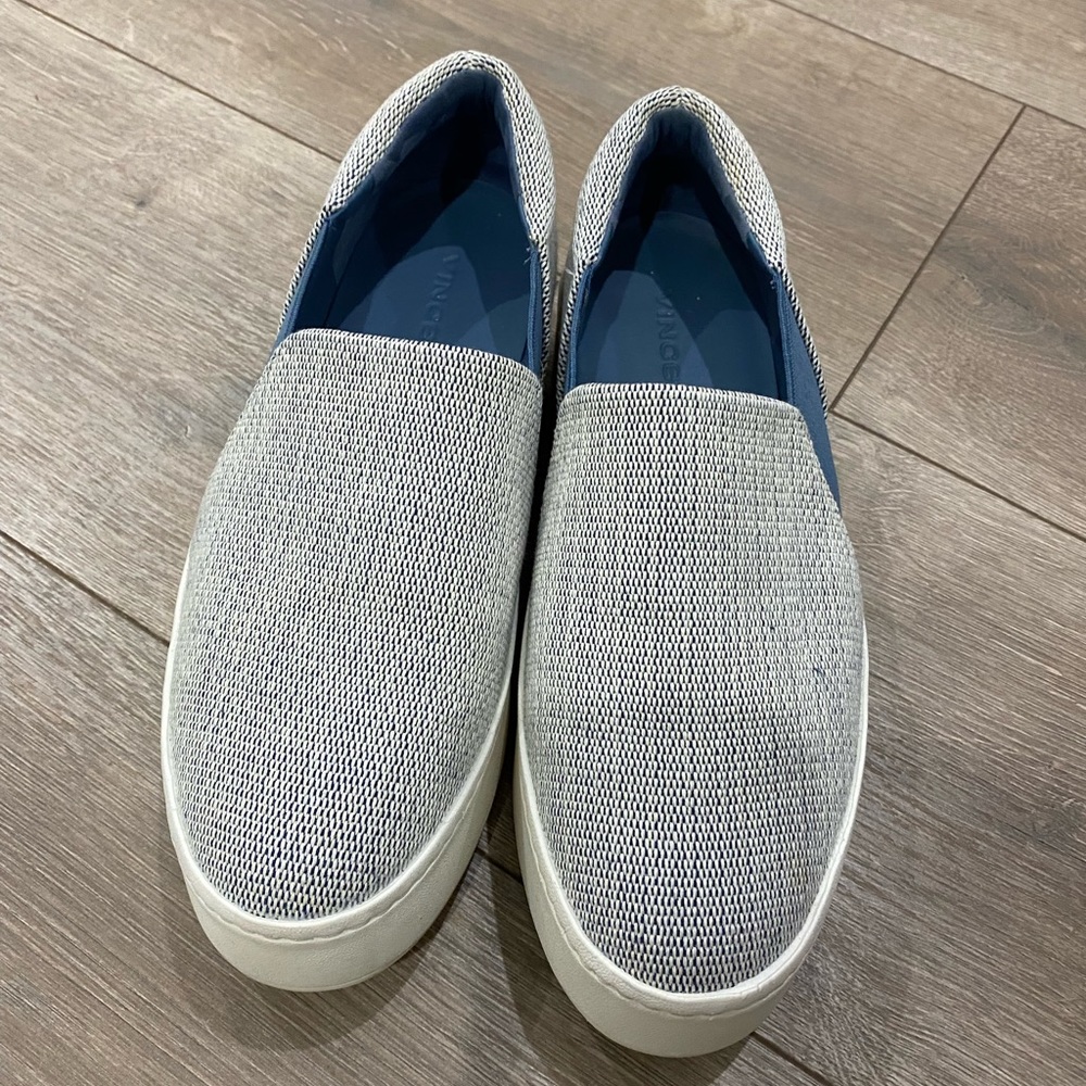 🎉PRICE ⬇️ Vince - Blue & White Slip On Sneakers - 7M